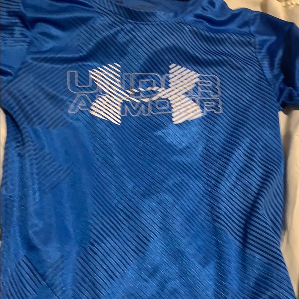 Boys UA shirt